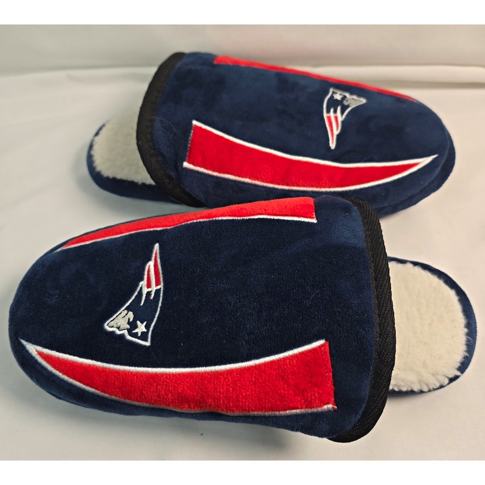 New England Patriots NFL Men's Slippers, Blue/Red/White, Size S (7-8) FOCO